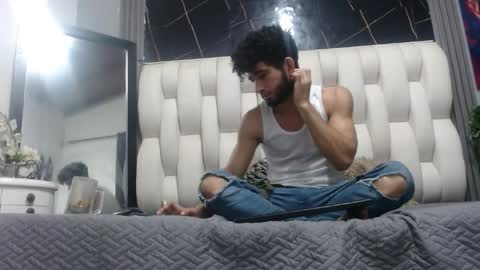 Snapshot of aaron_jones_1 chatting on May 2026 09:17:01 AM aaron_jones_1 online show from May 2026 09:17:01 AM
