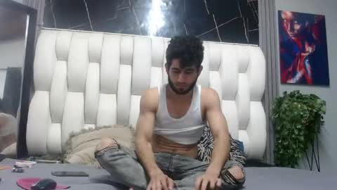 Snapshot of aaron_jones_1 chatting on May 2026 05:59:01 AM aaron_jones_1 online show from May 2026 05:59:01 AM