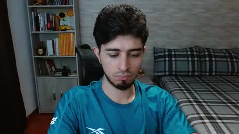 Aaron online show from October 2025 07:05:02 PM