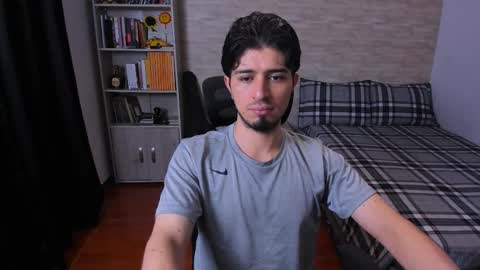 Aaron online show from January 2026 08:01:01 PM