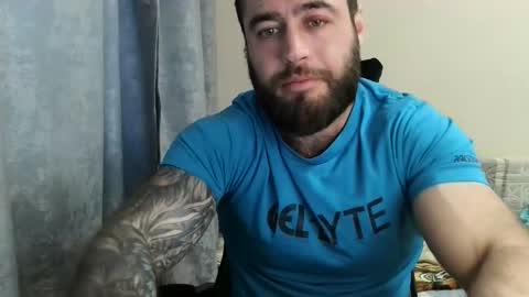 Snapshot of aaron_royal chatting on April 2026 03:21:01 PM Davin tayl online show from April 2026 03:21:01 PM