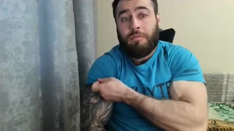Snapshot of aaron_royal chatting on April 2026 03:16:02 PM Davin tayl online show from April 2026 03:16:02 PM