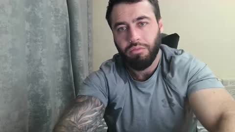 Snapshot of aaron_royal chatting on May 2026 04:23:01 PM Davin tayl online show from May 2026 04:23:01 PM