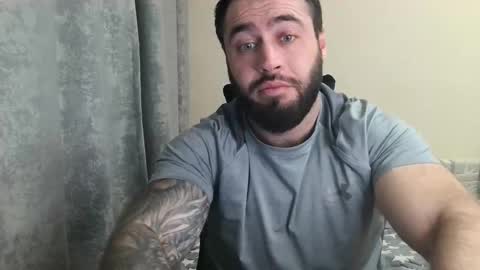 Snapshot of aaron_royal chatting on May 2026 04:34:01 PM Davin tayl online show from May 2026 04:34:01 PM