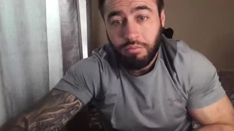 Snapshot of aaron_royal chatting on May 2026 04:40:01 AM Davin tayl online show from May 2026 04:40:01 AM