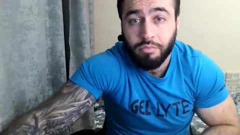 Snapshot of aaron_royal chatting on May 2026 05:21:02 PM Davin tayl online show from May 2026 05:21:02 PM