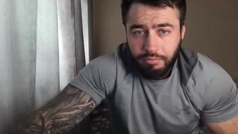 Snapshot of aaron_royal chatting on May 2026 04:19:01 AM Davin tayl online show from May 2026 04:19:01 AM