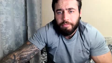 Snapshot of aaron_royal chatting on June 2026 02:44:02 PM Davin tayl online show from June 2026 02:44:02 PM