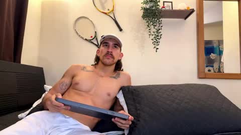 Snapshot of aaron_wheel chatting on May 2026 11:32:02 PM aaron_wheel online show from May 2026 11:32:02 PM
