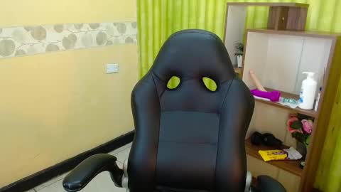 im NiallDun online show from December 2024 09:43:02 AM