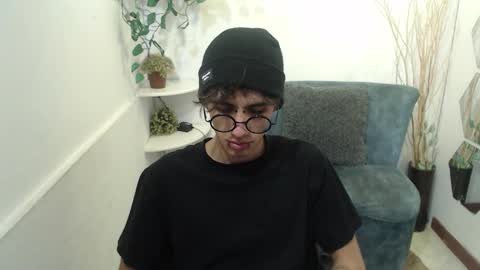 Snapshot of aaronbeer_ chatting on February 2026 11:42:01 AM Aaron online show from February 2026 11:42:01 AM