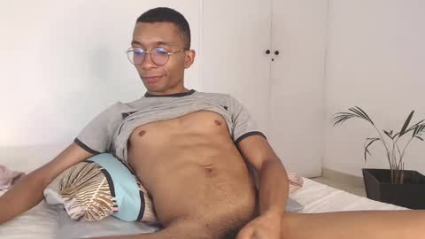 Heyy my name is Aaron online show from February 2025 05:34:02 AM