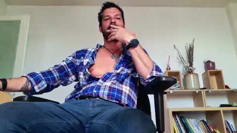 Snapshot of aaronbomer chatting on May 2026 07:04:01 AM Aaron online show from May 2026 07:04:01 AM