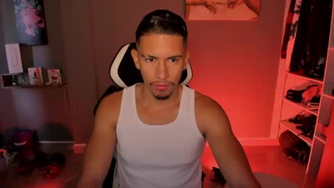 Snapshot of aaronfox_ chatting on May 2026 12:54:02 PM AARON online show from May 2026 12:54:02 PM
