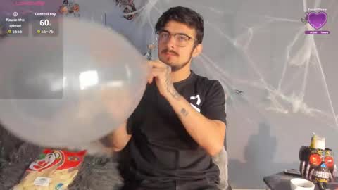 aaronfuentes7 online show from October 2025 01:56:02 PM