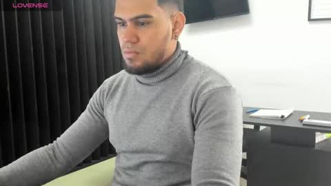 ig aaron hunter123 online show from March 2026 02:23:02 PM