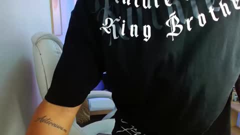 Aaron online show from December 2025 11:19:01 AM