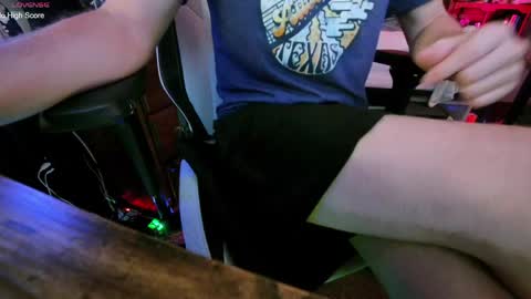 Snapshot of aaronskeetman chatting on May 2026 10:00:01 AM Aaron Skeetman online show from May 2026 10:00:01 AM