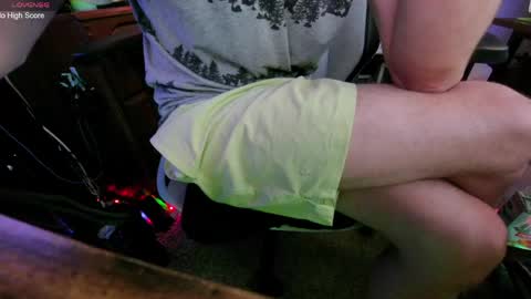 Snapshot of aaronskeetman chatting on May 2026 09:06:02 AM Aaron Skeetman online show from May 2026 09:06:02 AM