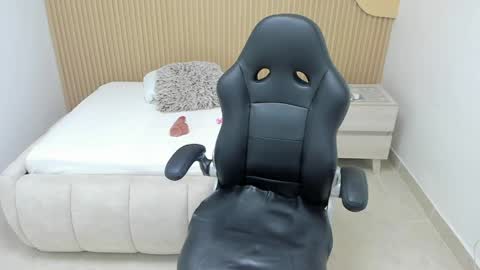 abbiecarson online show from April 2026 12:29:02 PM
