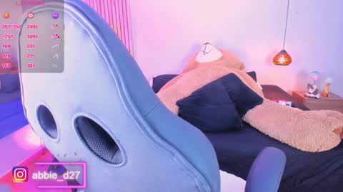 Abbie Edmond  online show from October 2025 04:03:02 AM