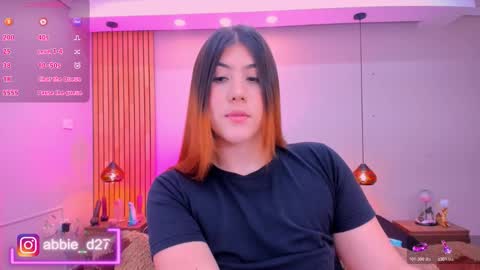 Abbie Edmond  online show from December 2025 04:08:01 AM