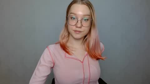 Snapshot of abbymoore__ chatting on December 2024 01:00:01 PM Abby Lovense is active online show from December 2024 01:00:01 PM