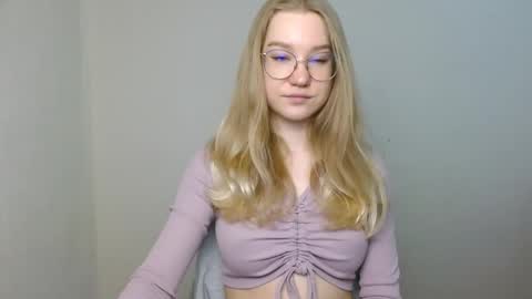 Abby Lovense is active online show from April 2026 09:53:01 AM