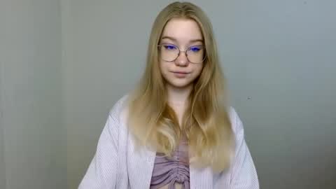 Snapshot of abbymoore__ chatting on May 2026 10:09:01 AM Abby Lovense is active online show from May 2026 10:09:01 AM