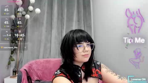 Abby Pearl online show from October 2025 09:48:02 PM