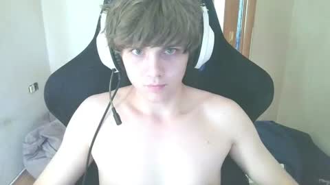 Snapshot of abbysal_blade chatting on June 2026 09:14:01 AM abbysal_blade online show from June 2026 09:14:01 AM