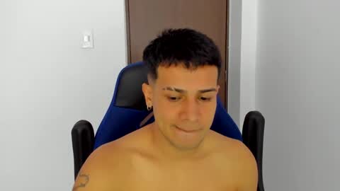 Independence model AbelAsburgo online show from January 2025 09:52:01 PM