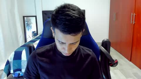 Independence model AbelAsburgo online show from February 2025 03:45:01 AM