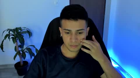 Independence model AbelAsburgo online show from October 2025 08:07:02 PM