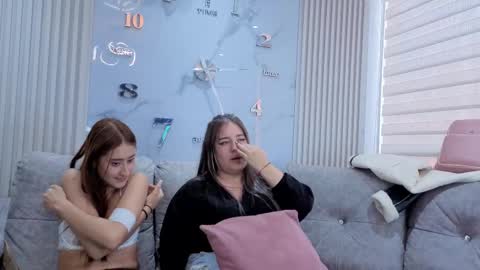 Abella online show from October 2025 09:00:02 PM