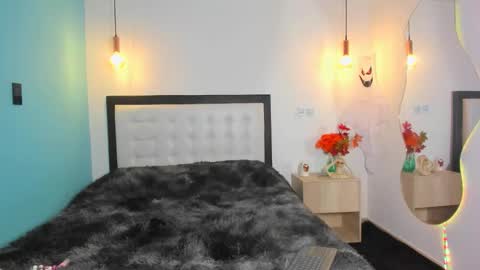  Abella and Kendra  online show from October 2025 06:14:02 PM