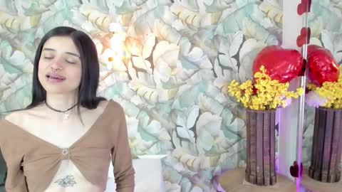 Abigail  online show from November 2025 08:08:02 PM