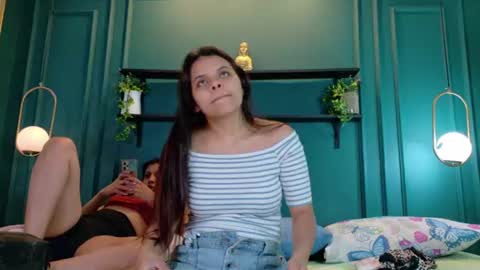 Snapshot of abril_jones10 chatting on June 2026 06:44:01 PM Abril jones online show from June 2026 06:44:01 PM