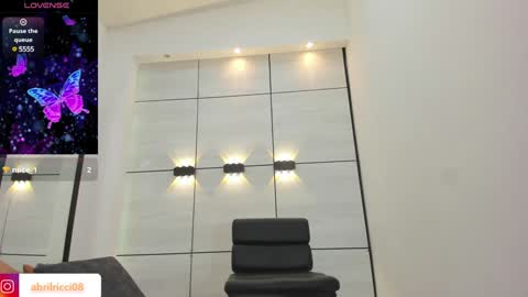 Abril  online show from December 2024 07:01:01 AM