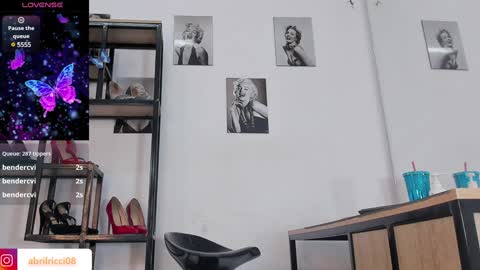 Abril  online show from December 2024 02:21:01 PM