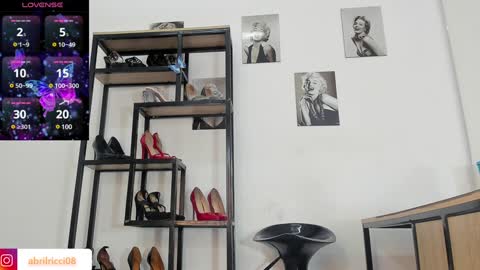 Abril  online show from December 2024 03:34:01 AM