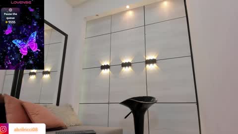 Abril  online show from January 2025 07:32:02 AM