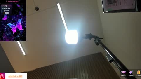 Abril  online show from February 2025 03:52:02 AM