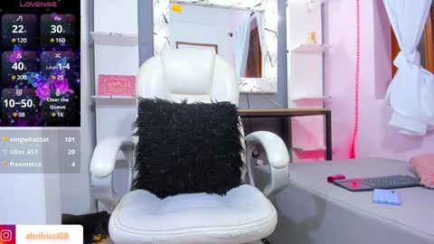 Abril  online show from February 2025 08:56:02 AM