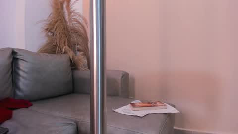 Abril  online show from March 2025 08:09:01 AM