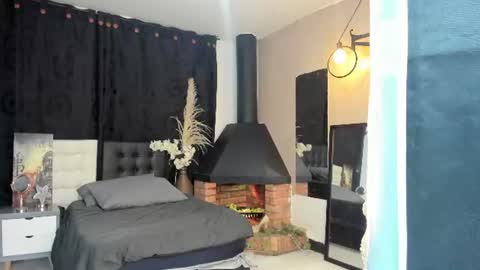 Snapshot of abril_riios chatting on June 2026 03:42:02 AM Abril online show from June 2026 03:42:02 AM