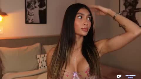 Snapshot of abril_w18 chatting on January 2026 11:40:01 PM My name is Alexa. Please say hello I like to chat with you. If you have requests please use tip online show from January 2026 11:40:01 PM