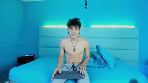 Abril and Julian online show from February 2026 11:41:01 AM