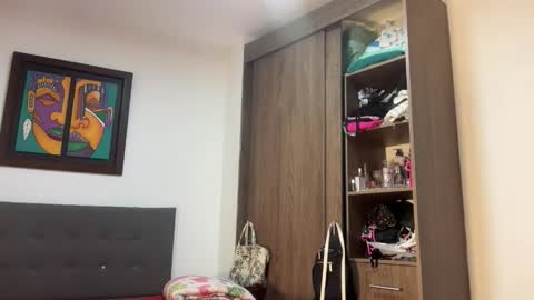 abrilsantosxo online show from April 2026 12:28:01 PM