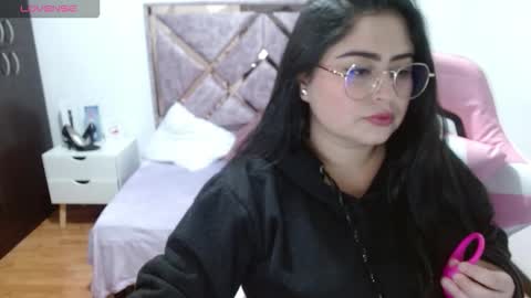 aby_luna_ online show from October 2025 02:07:01 AM